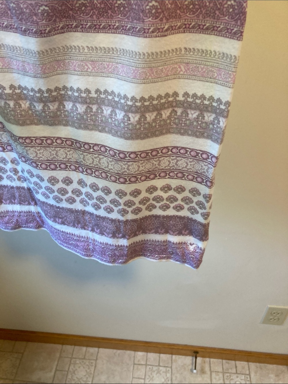 American Eagle Outfitters White and Mauve Striped Racerback Tank - Picture 9 of 9